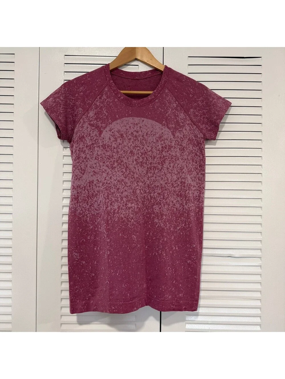 Lululemon Swiftly Tech Short Sleeve Shirt Size 8 Heathered Berry Pink Running